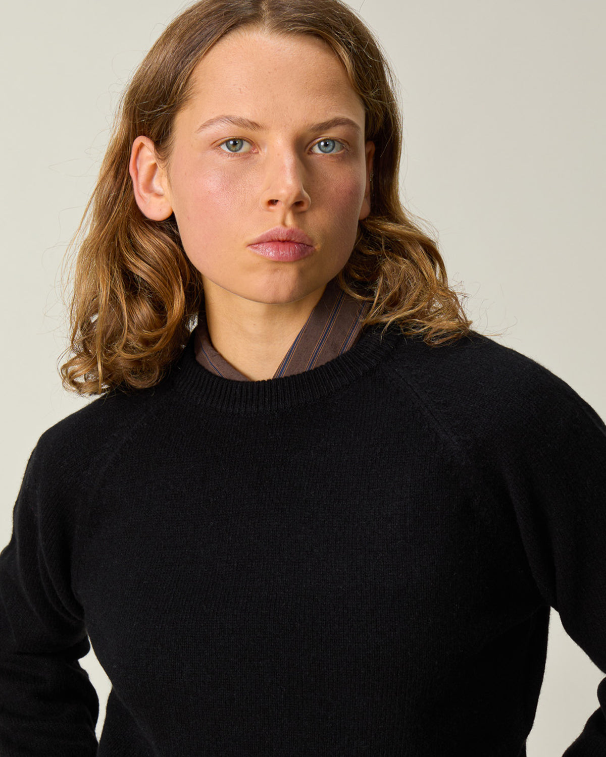 Women's cashmere crewneck sweater in Black