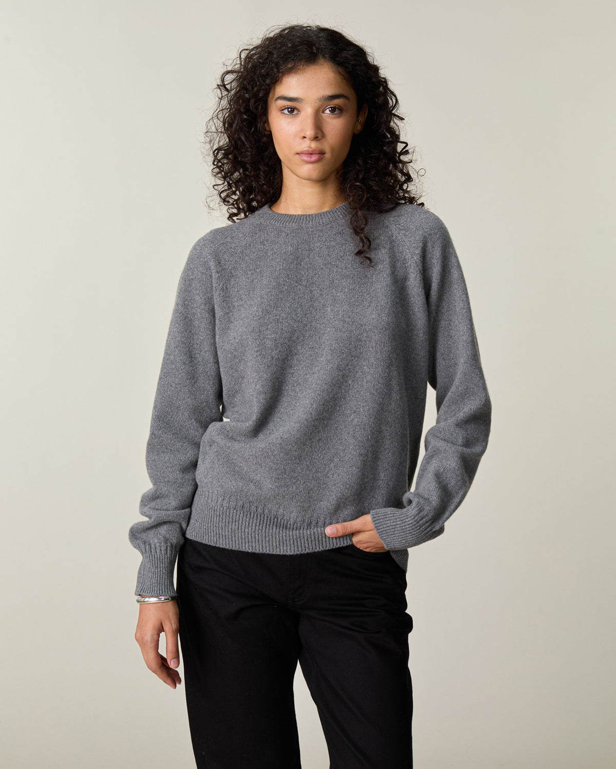 Women's cashmere crewneck sweater in Gray