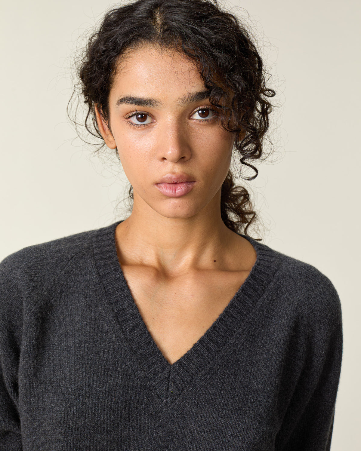 Col V en cachemire Gris foncé Femme