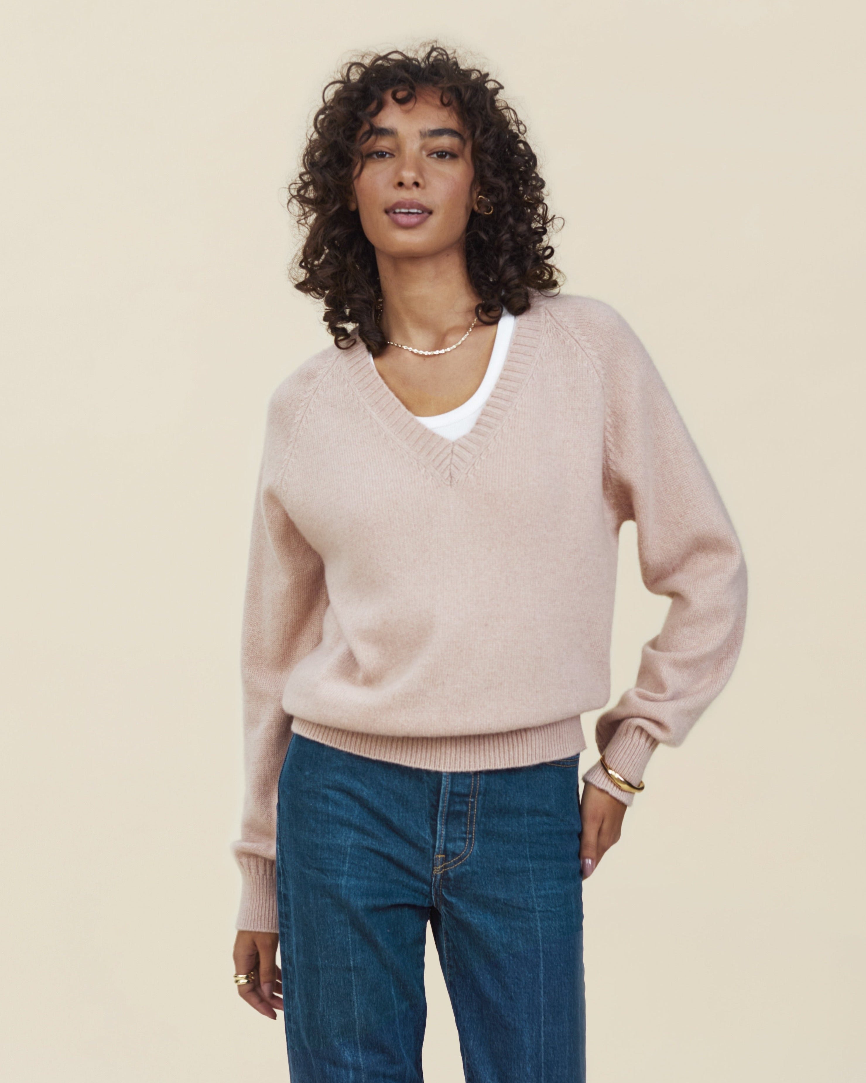 Women's light pink cashmere V-neck