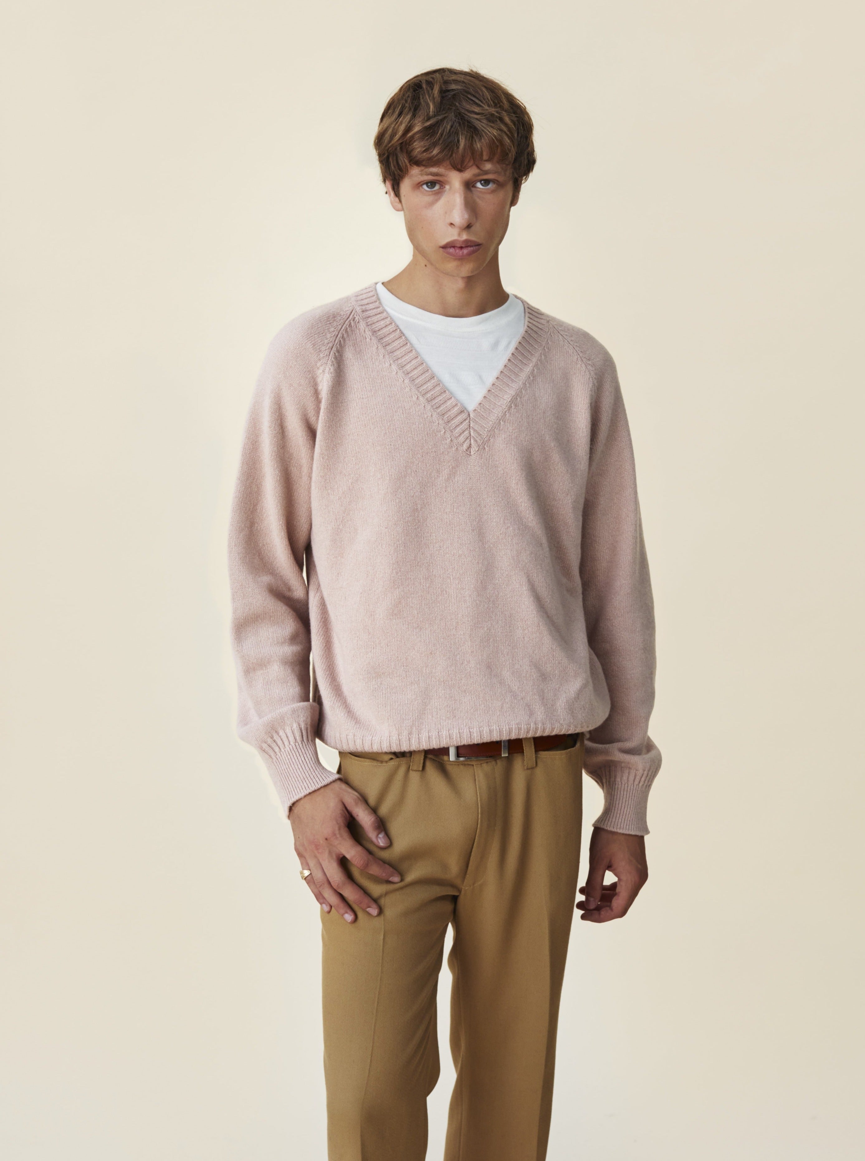 Men's light pink V-neck Cashmere