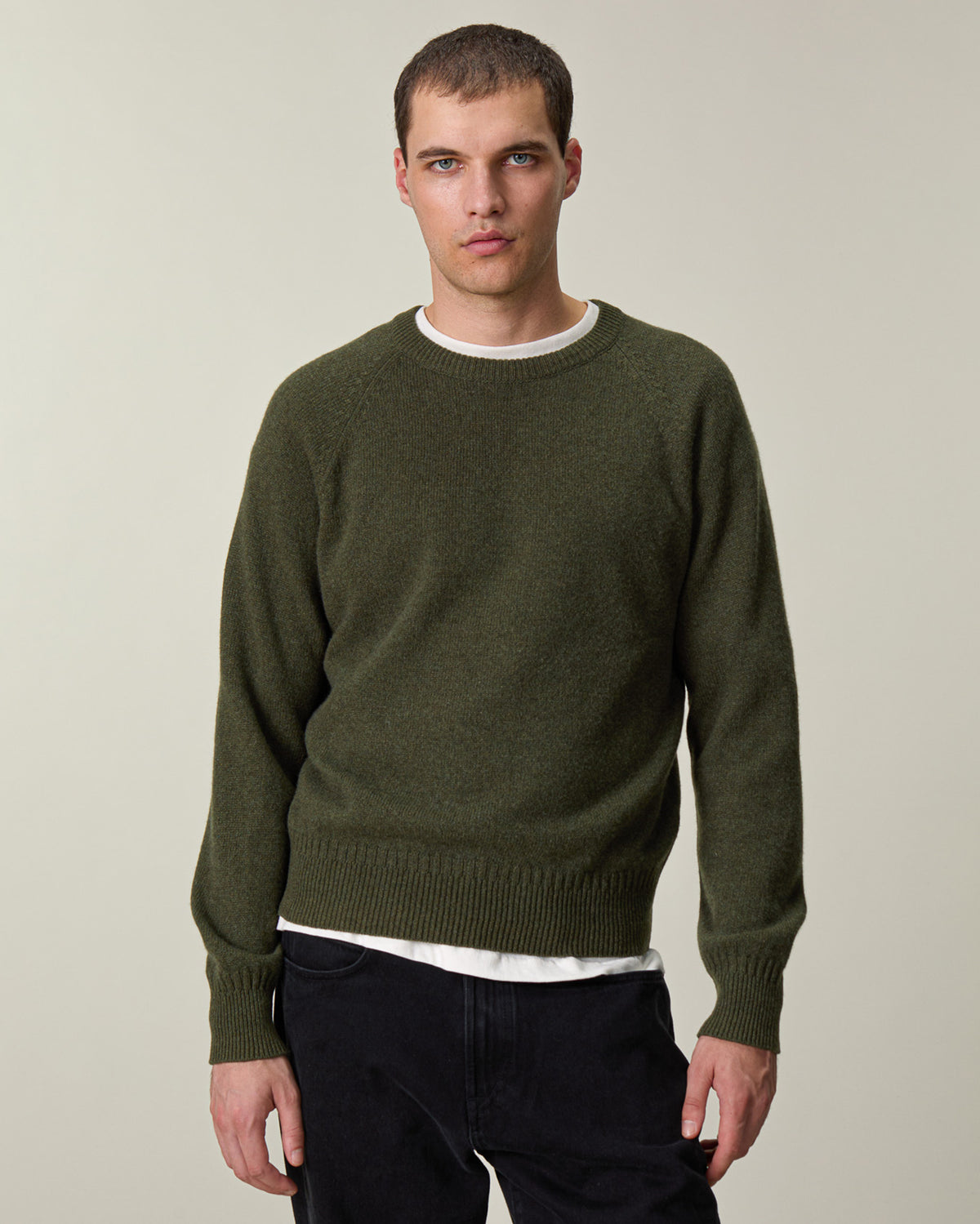Men's crewneck cashmere sweater in Khaki
