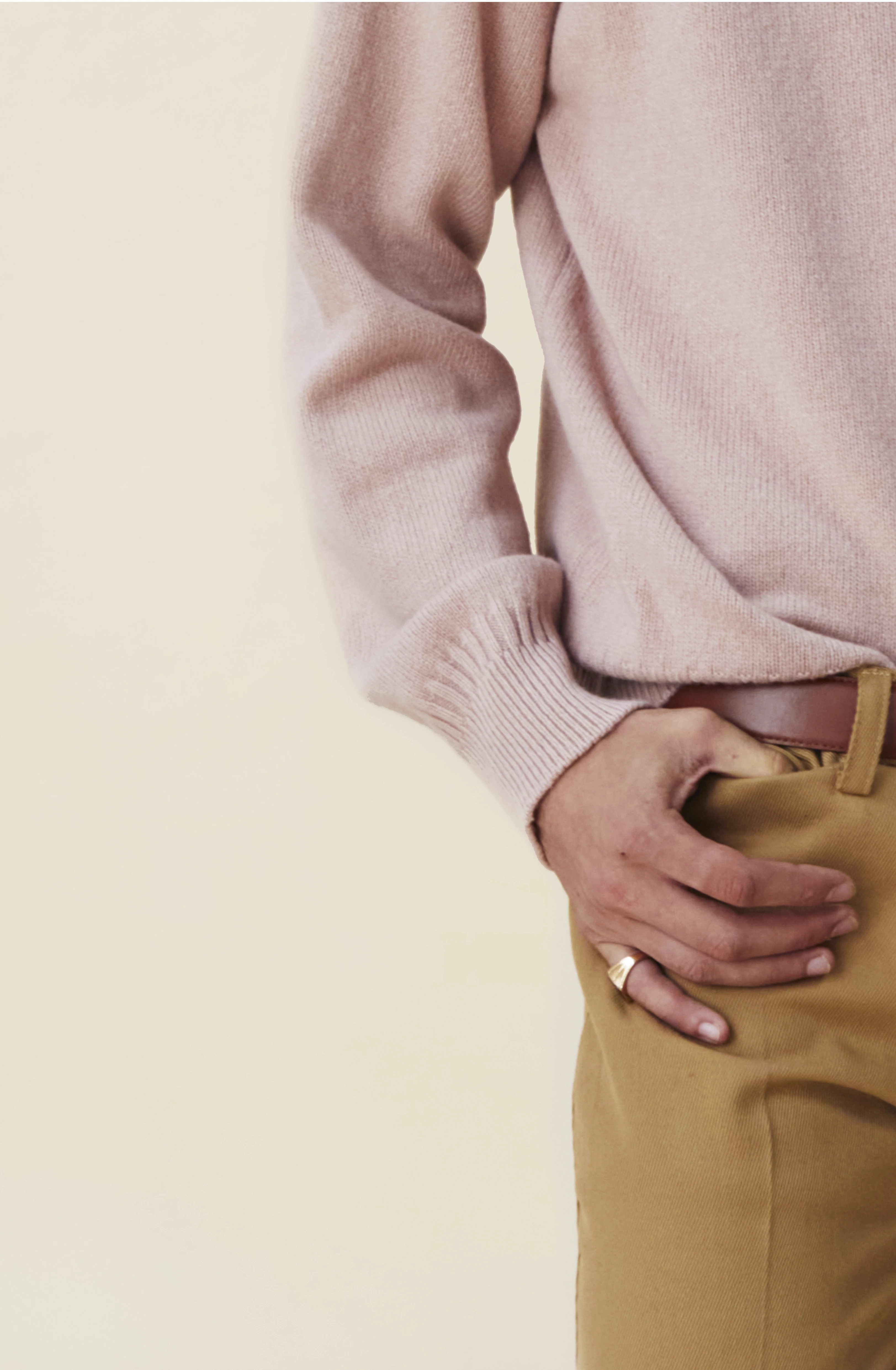 Men's light pink V-neck Cashmere
