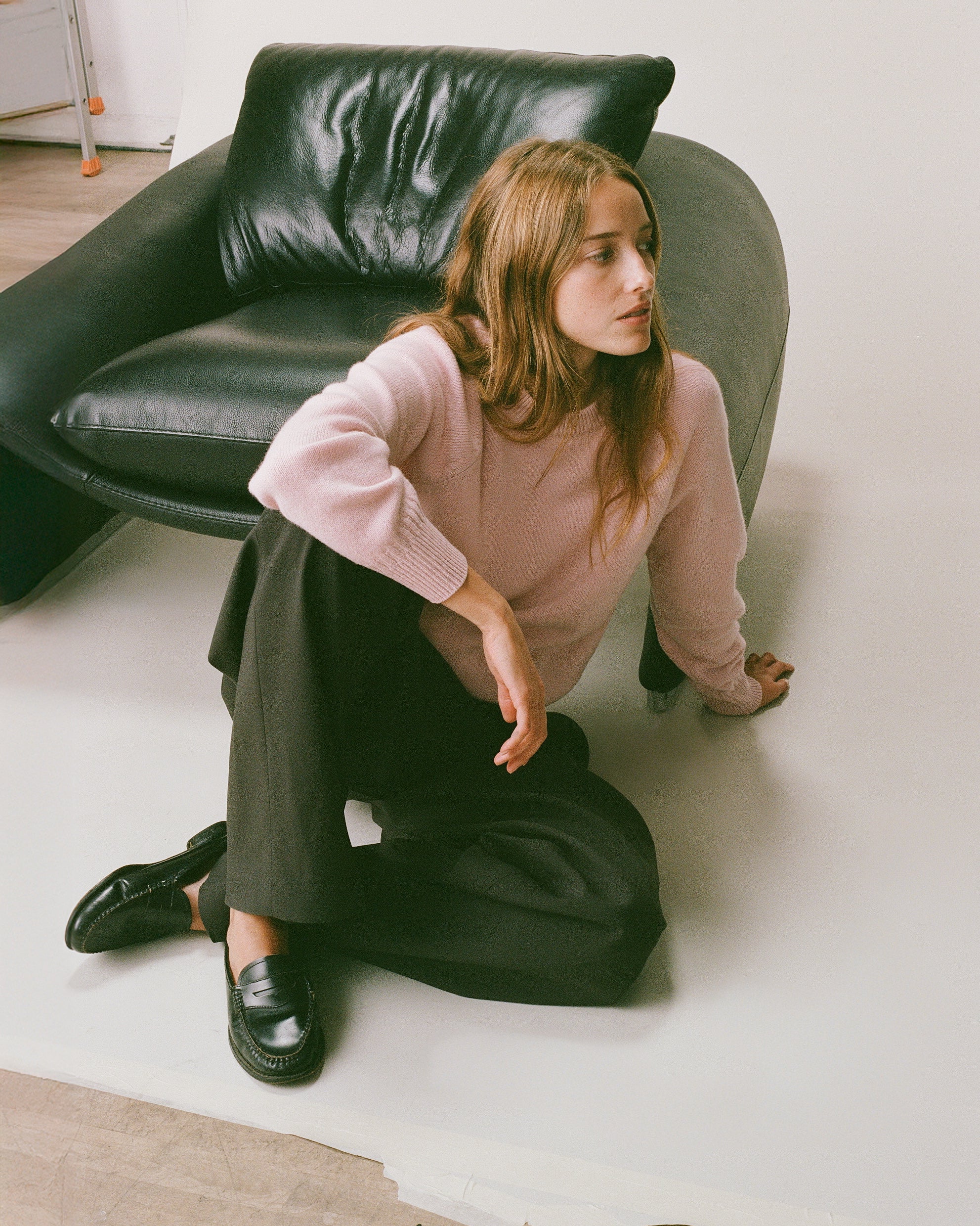 Women's Rose Crew Neck Cashmere Sweater
