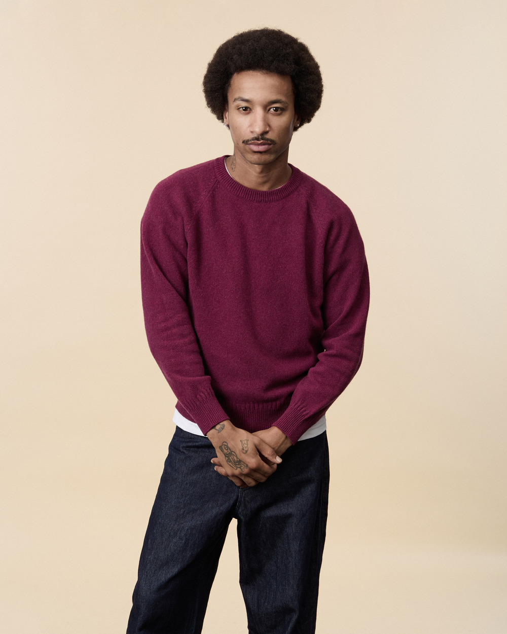 Men's cashmere crewneck sweater in burgundy