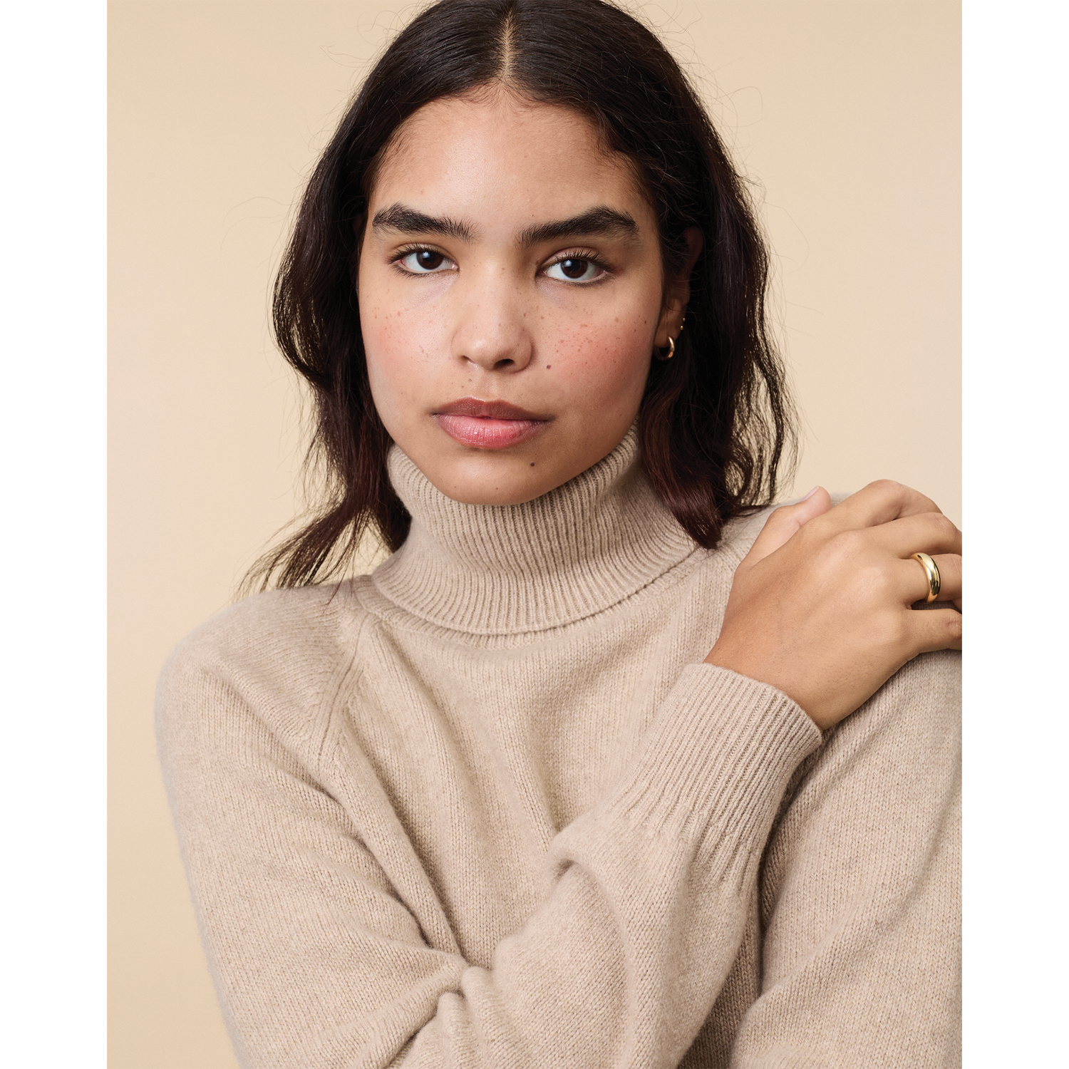 Women's Sand Cashmere turtleneck