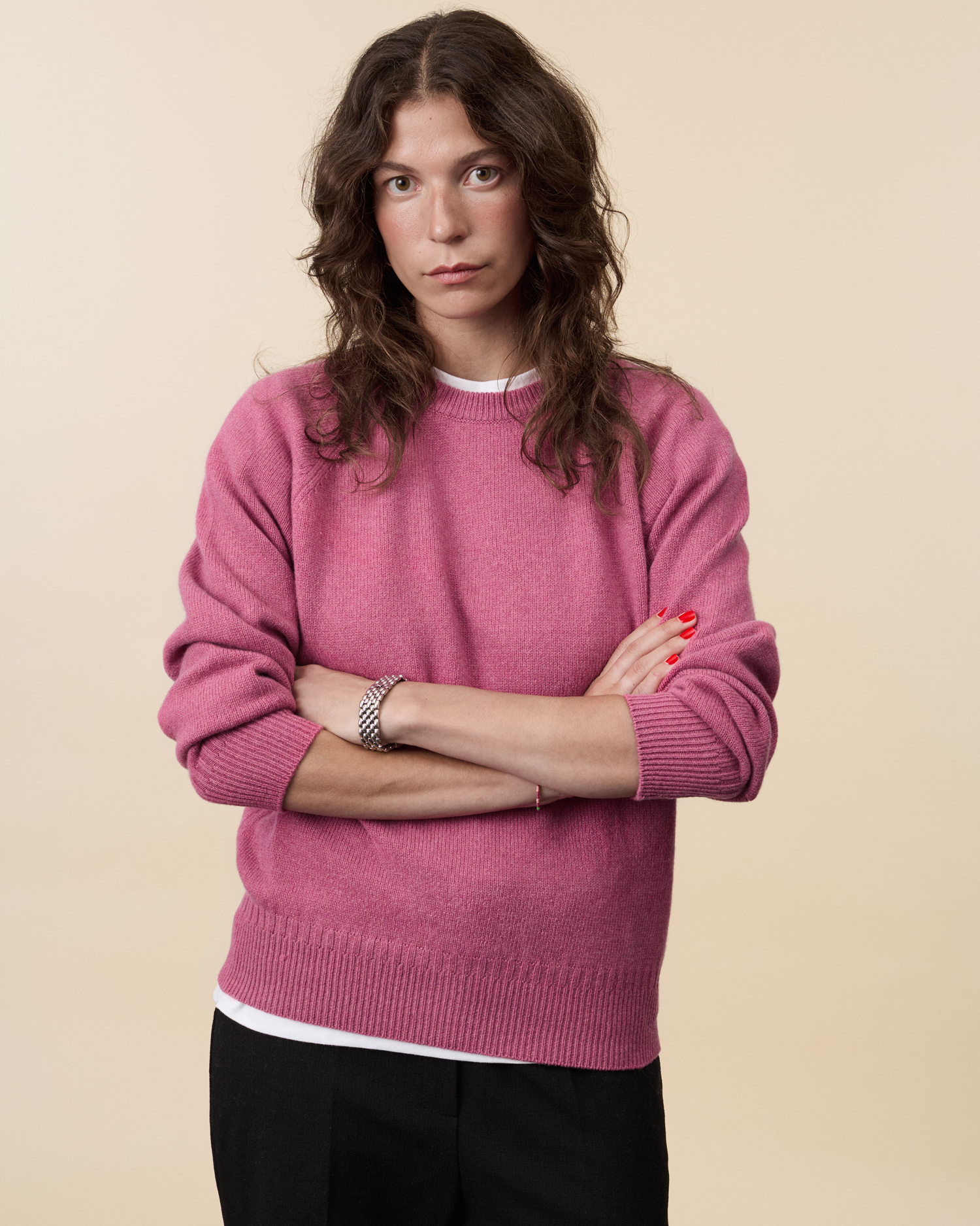 Women's cashmere crewneck sweater in Indian Pink