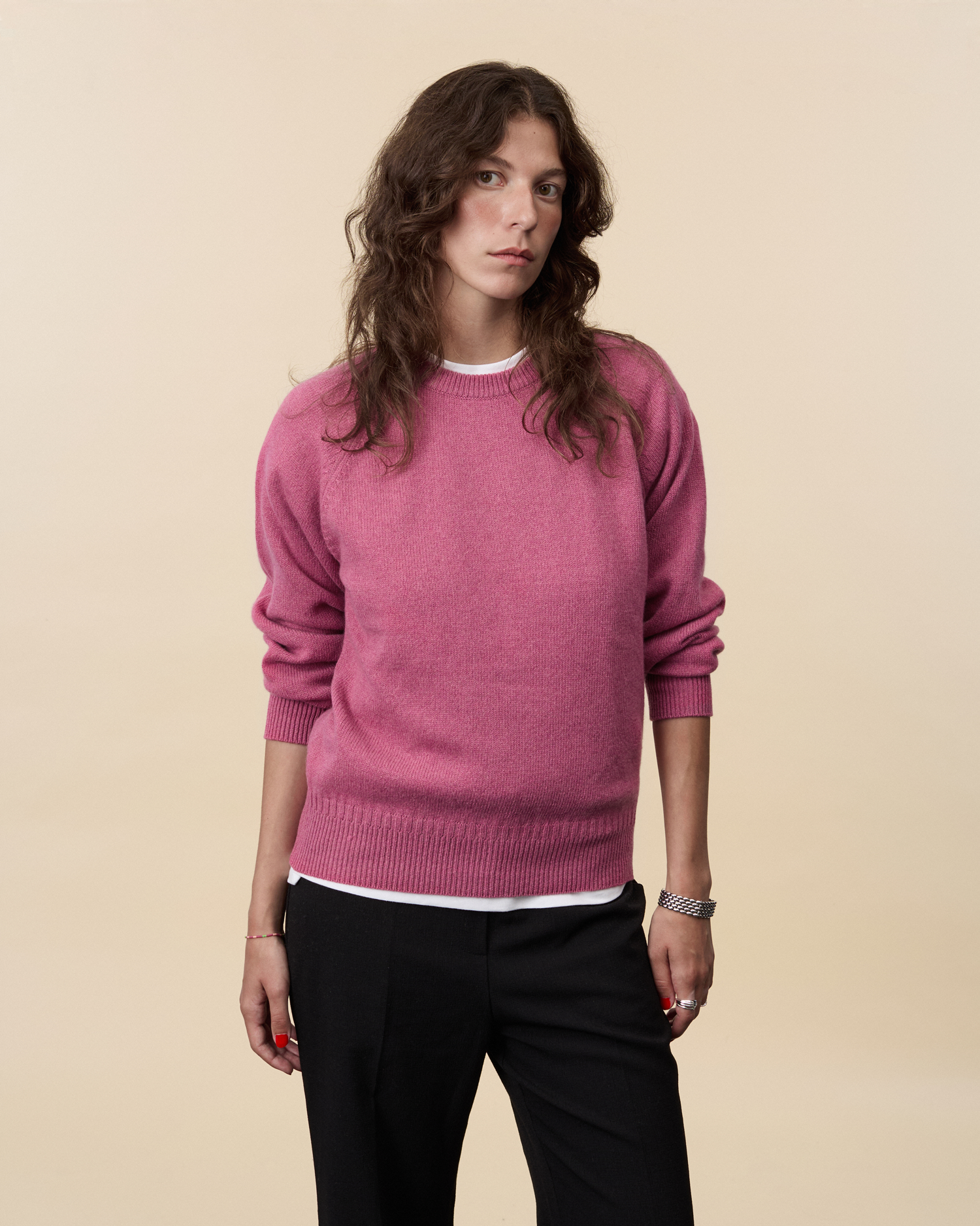 Women's cashmere crewneck sweater in Indian Pink