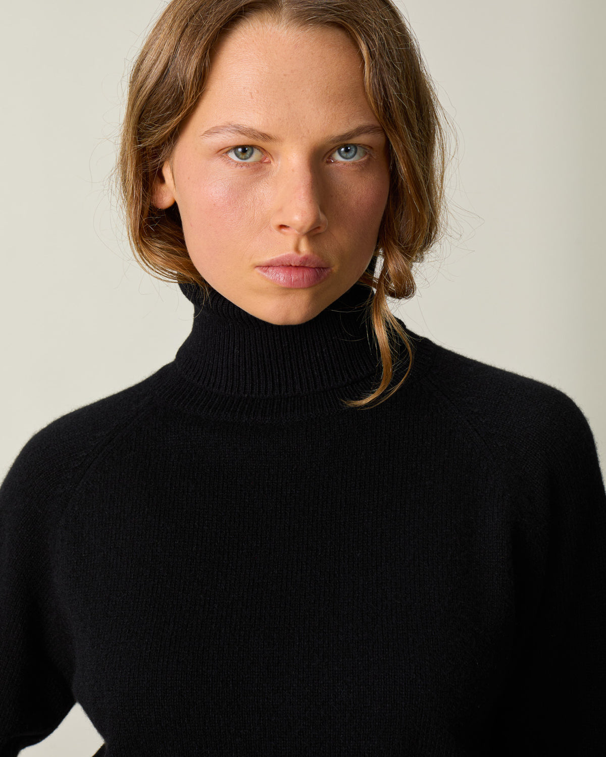 Women's Black Cashmere turtleneck