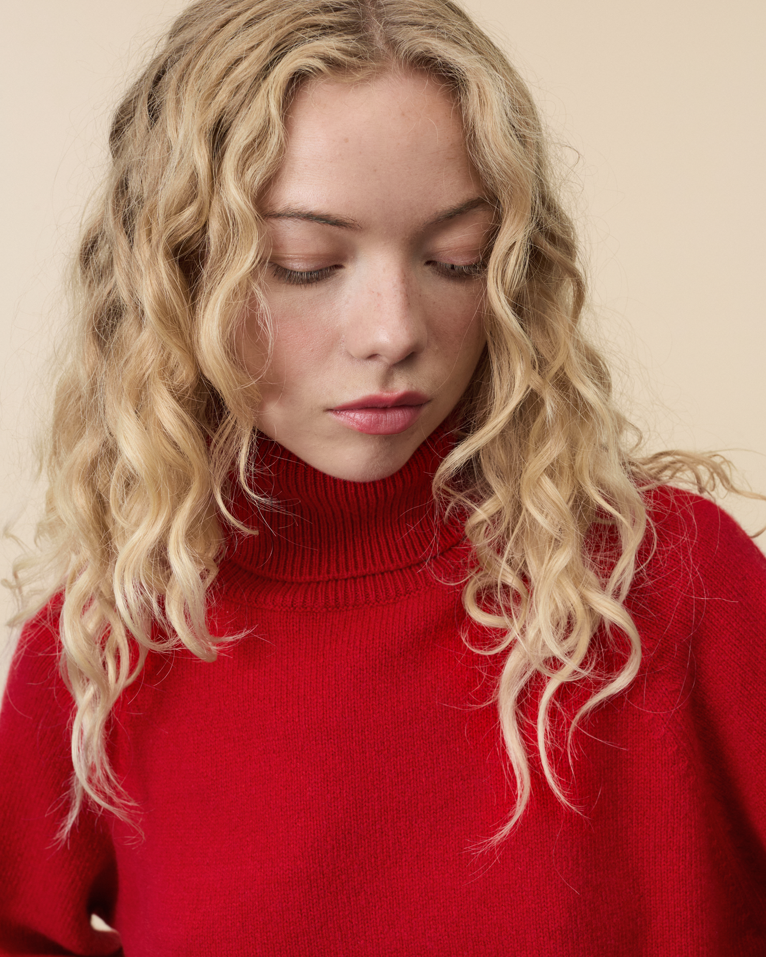 Women's Red cashmere turtleneck