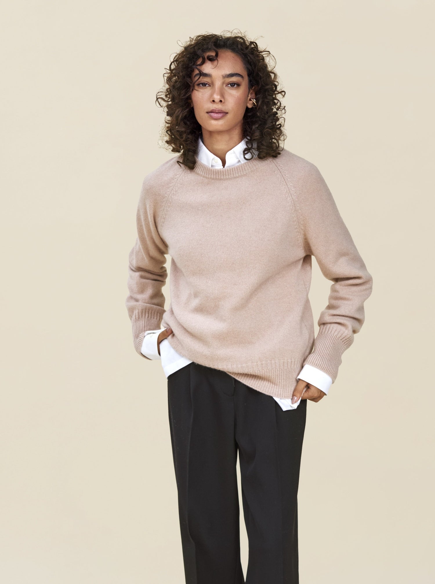 Women's light pink cashmere crewneck