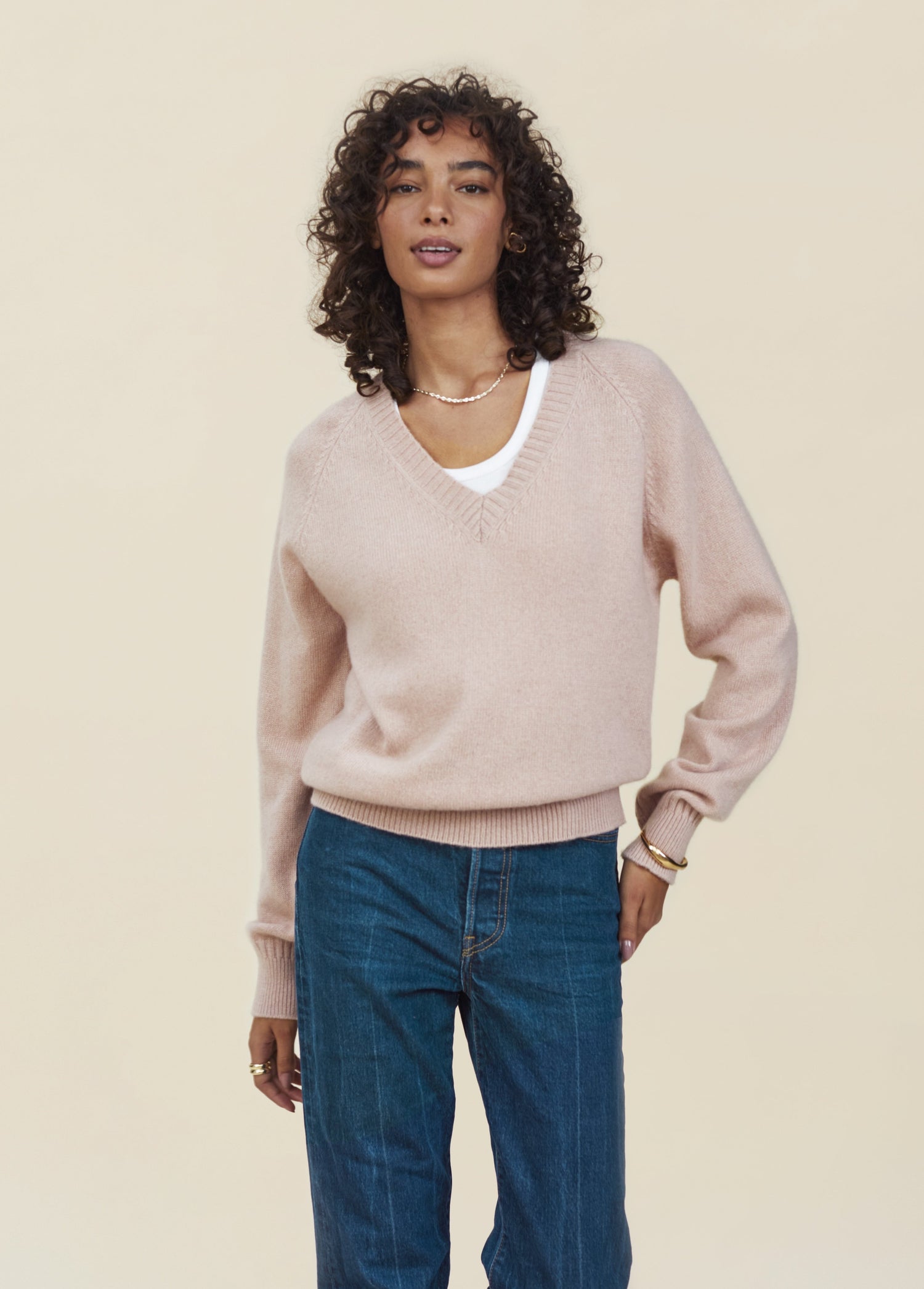 Women's light pink cashmere V-neck