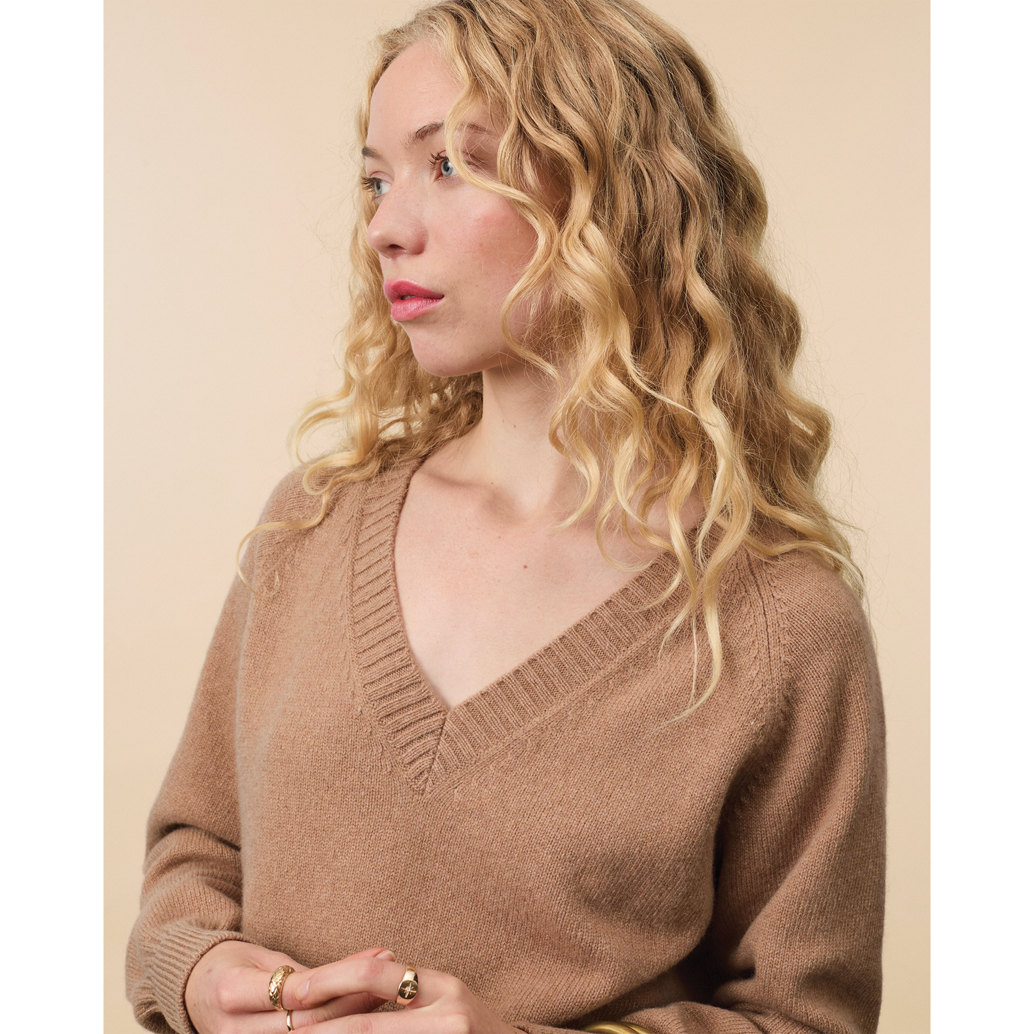 Women's Camel cashmere V-neck