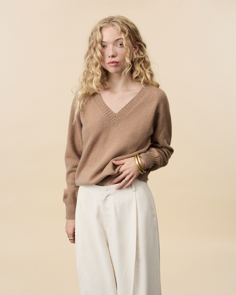 Women's Camel cashmere V-neck