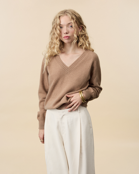 Women's Camel cashmere V-neck | Tricot Women's Camel cashmere V-neck | Tricot