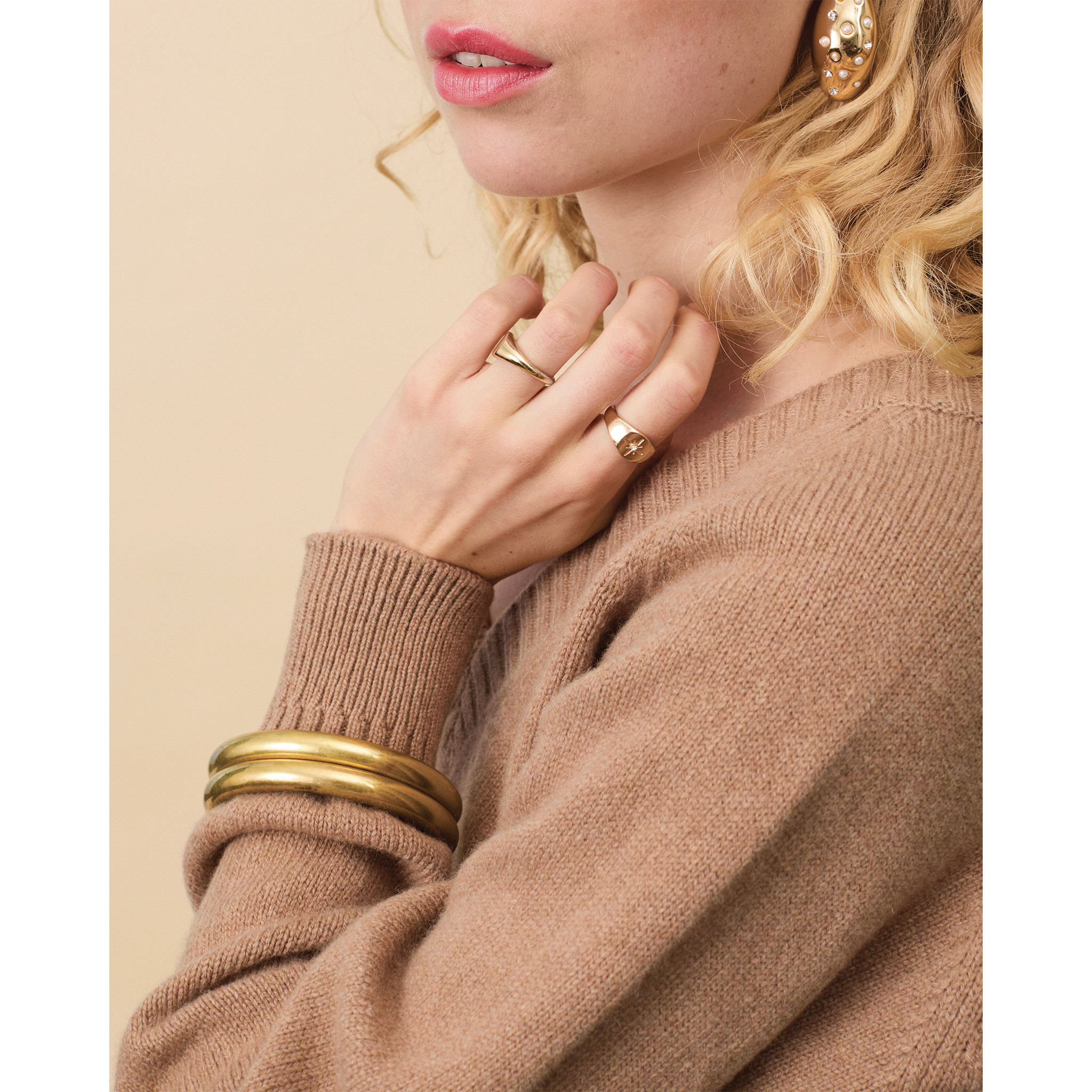 Women's Camel cashmere V-neck