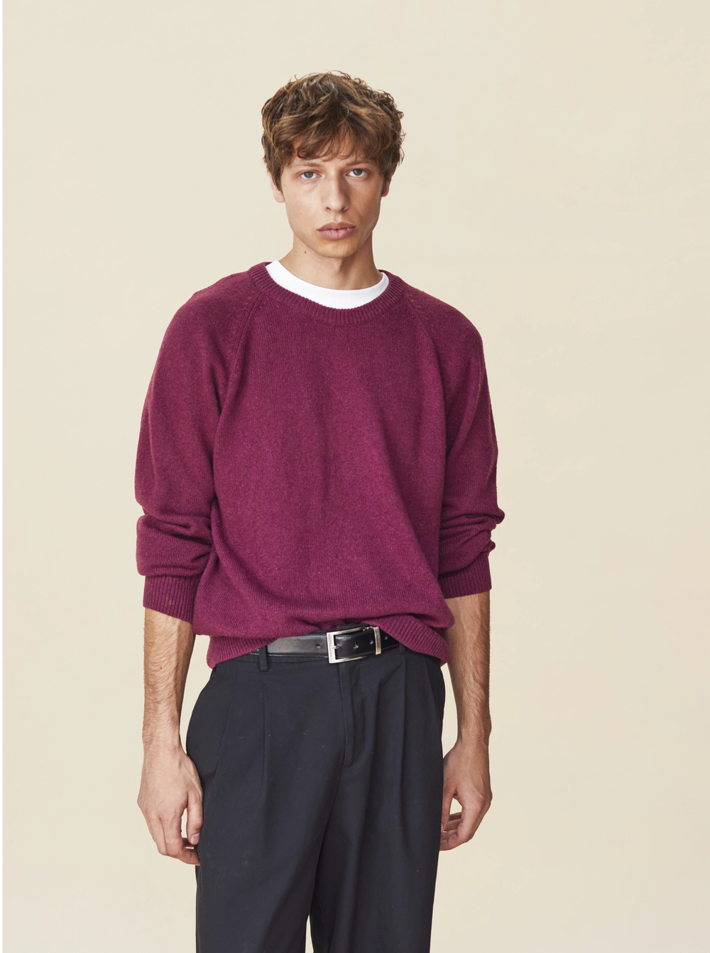 Men's cashmere crewneck sweater in burgundy