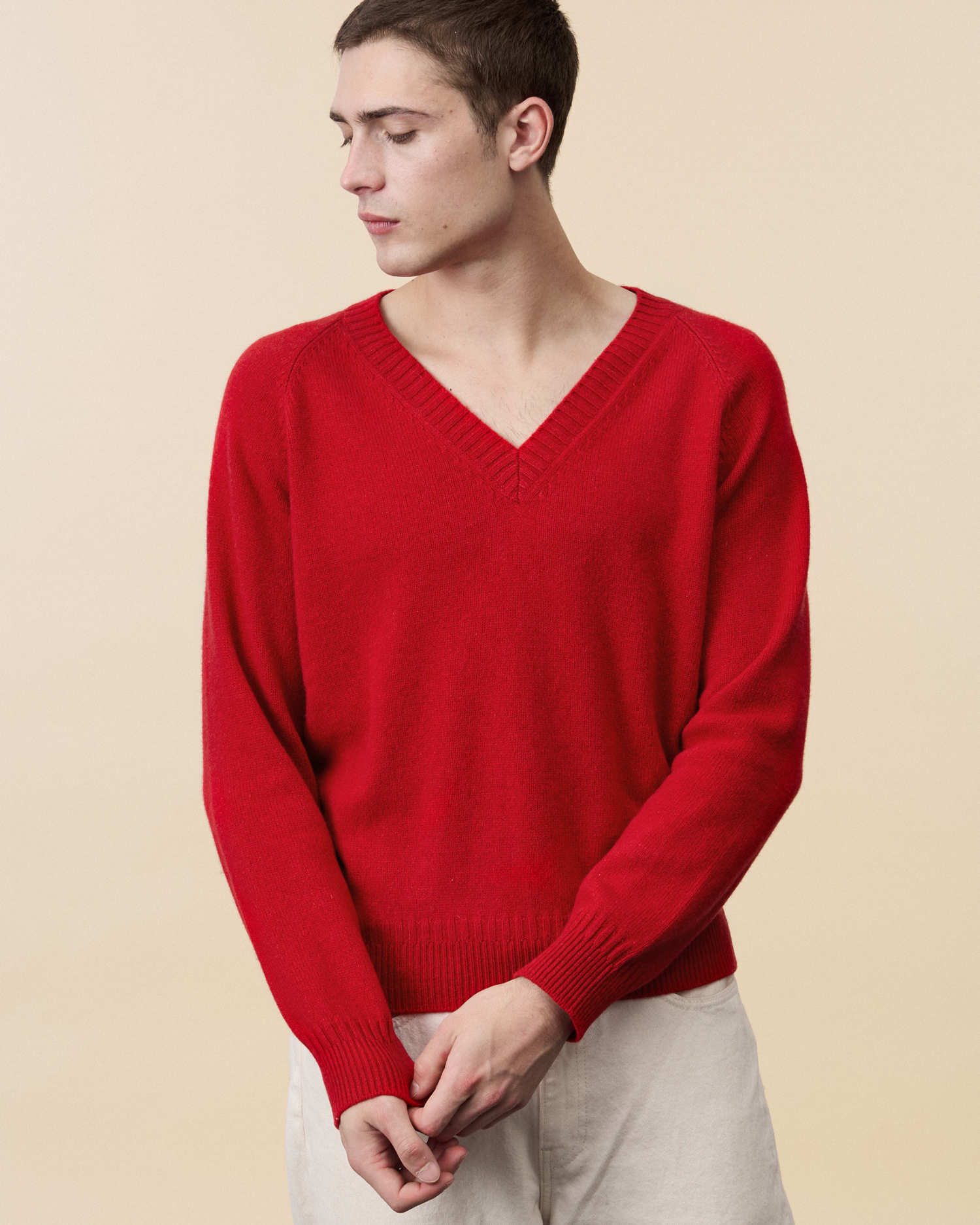 Men's red cashmere V-neck 