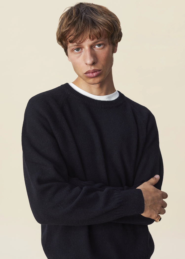 Black crewneck men hot sale