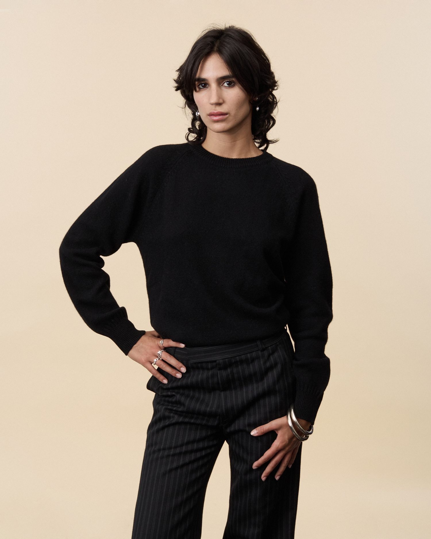 Women's cashmere crewneck sweater in Black