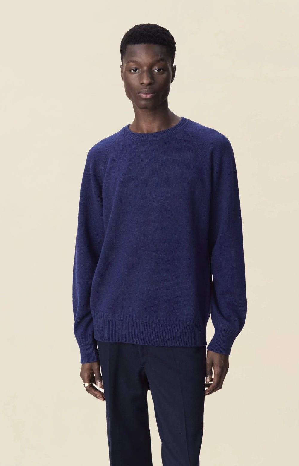 Men's cashmere crewneck sweater in Navy blue