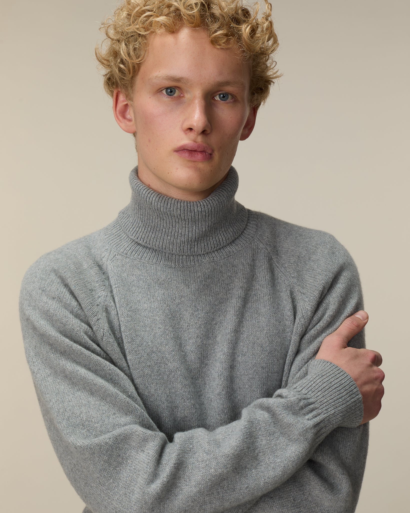 Men's Gray Cashmere turtleneck