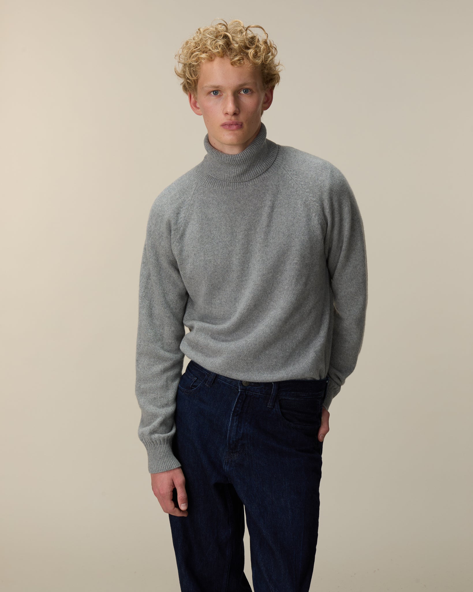 Men's Gray Cashmere turtleneck