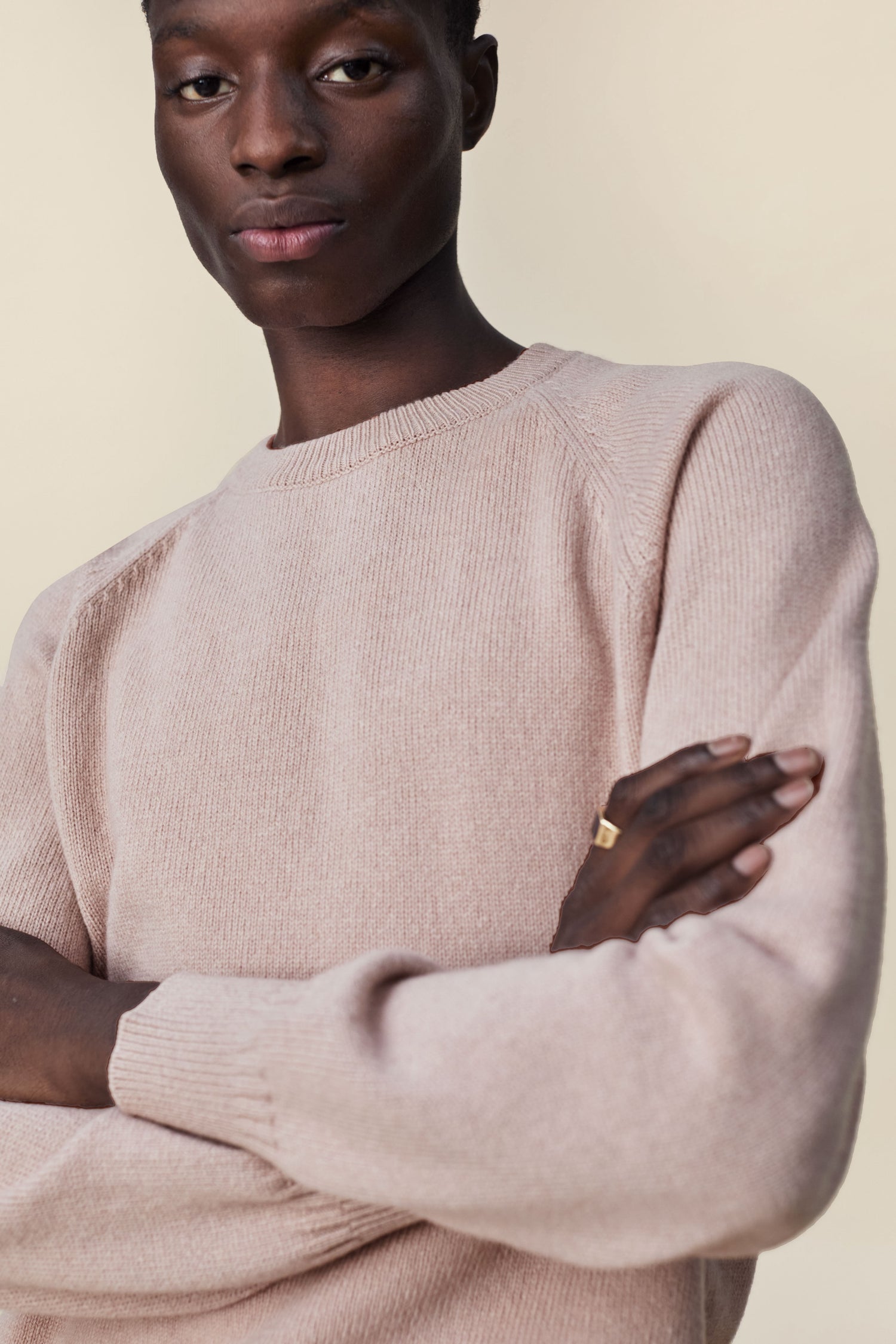 Men's light pink cashmere crewneck