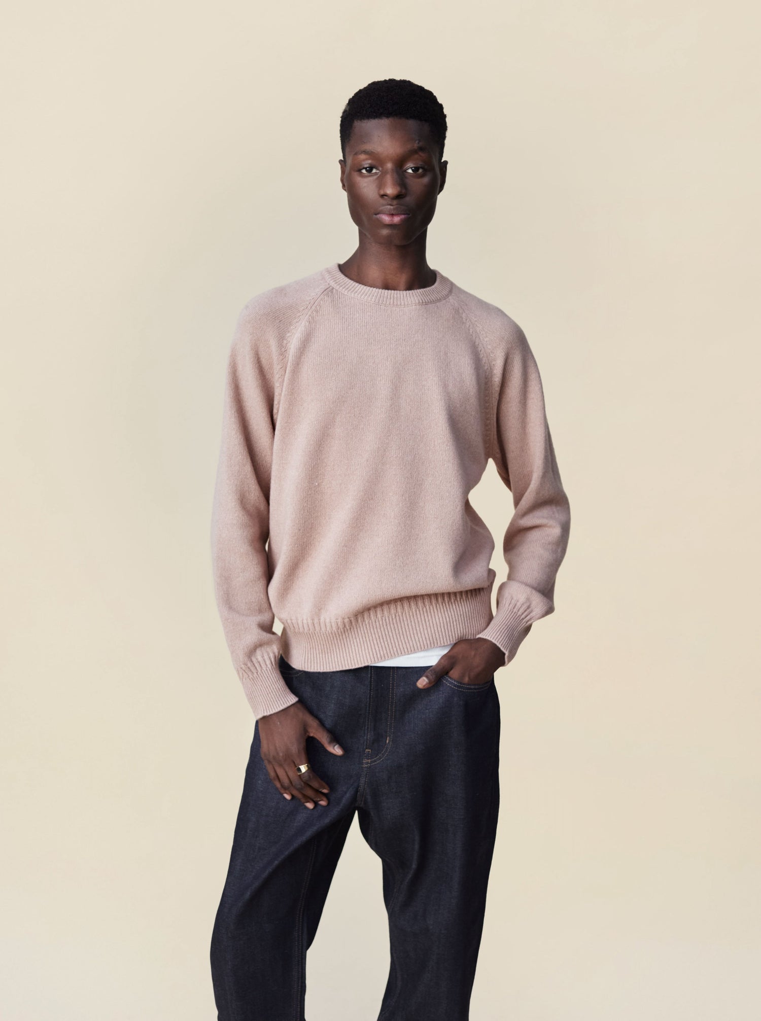 Men's light pink cashmere crewneck