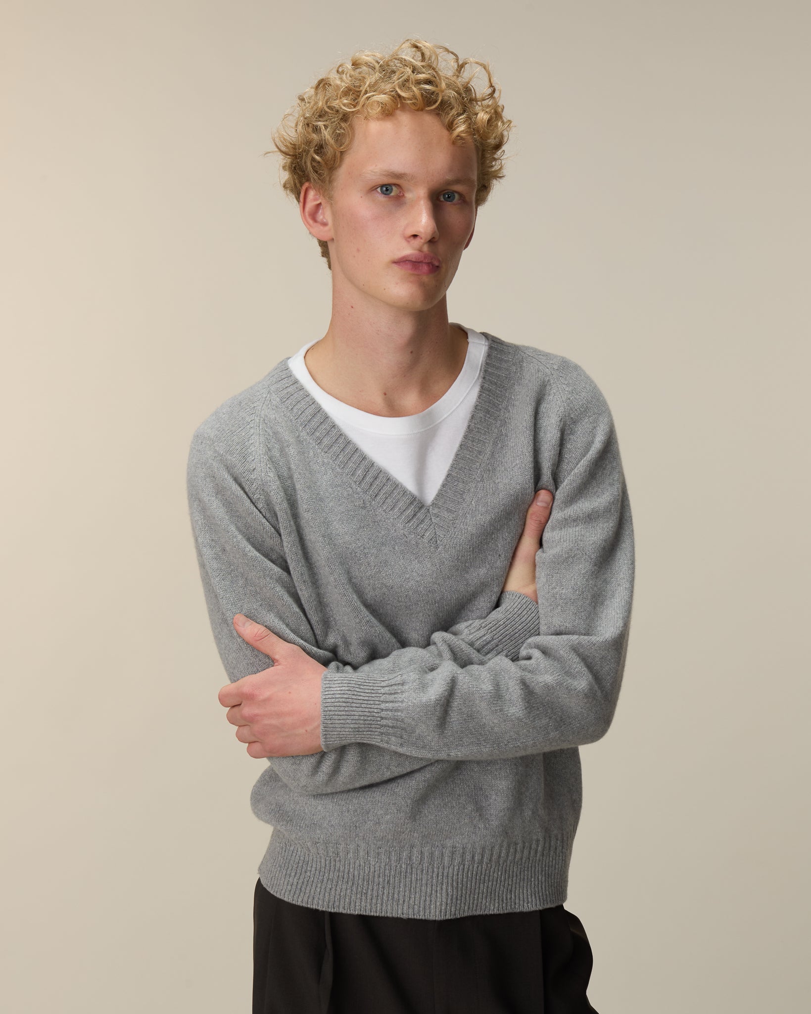 Men's gray Cashmere V-neck