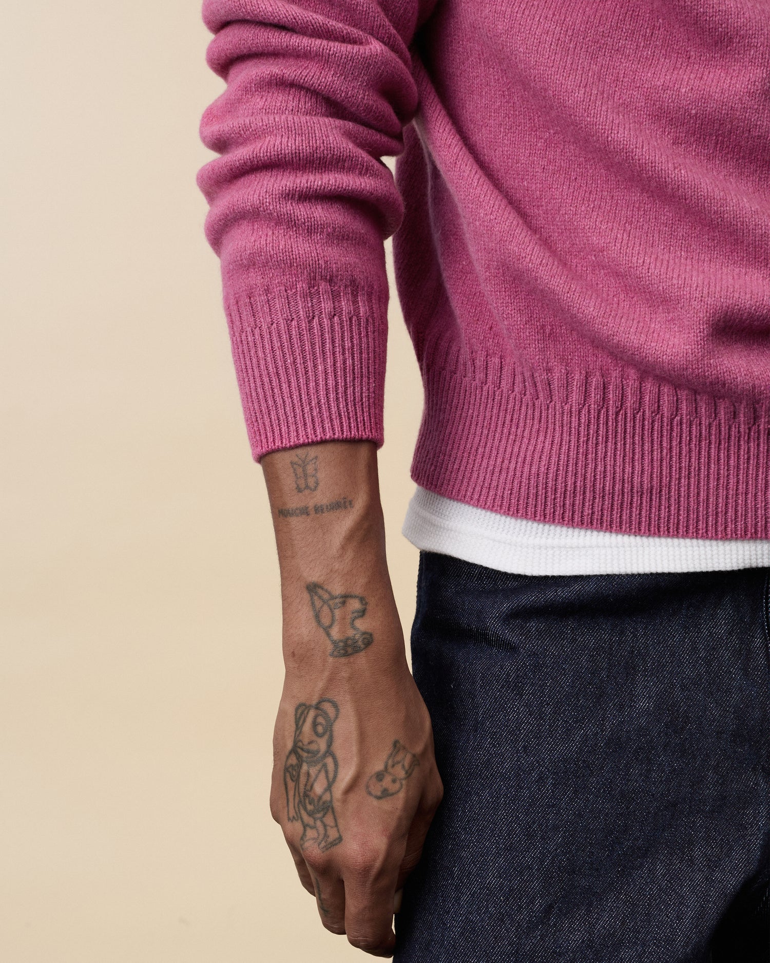 Men's crewneck cashmere sweater in Indian Pink