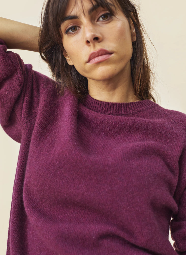 Women's crewneck cashmere sweater in Burgundy