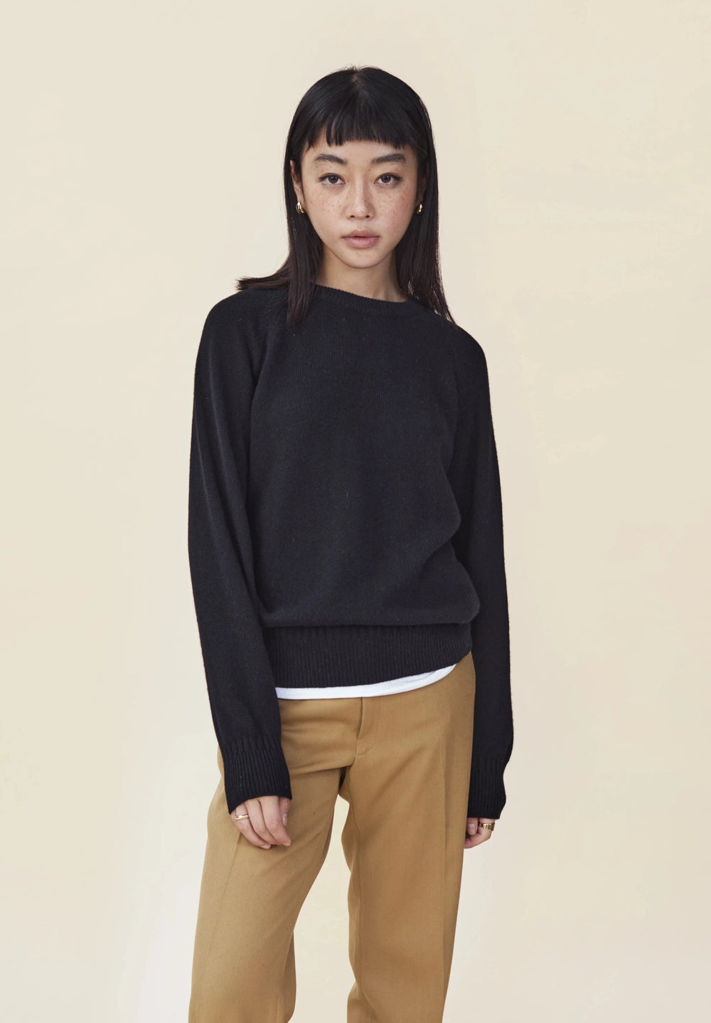 Women's cashmere crewneck sweater in Black