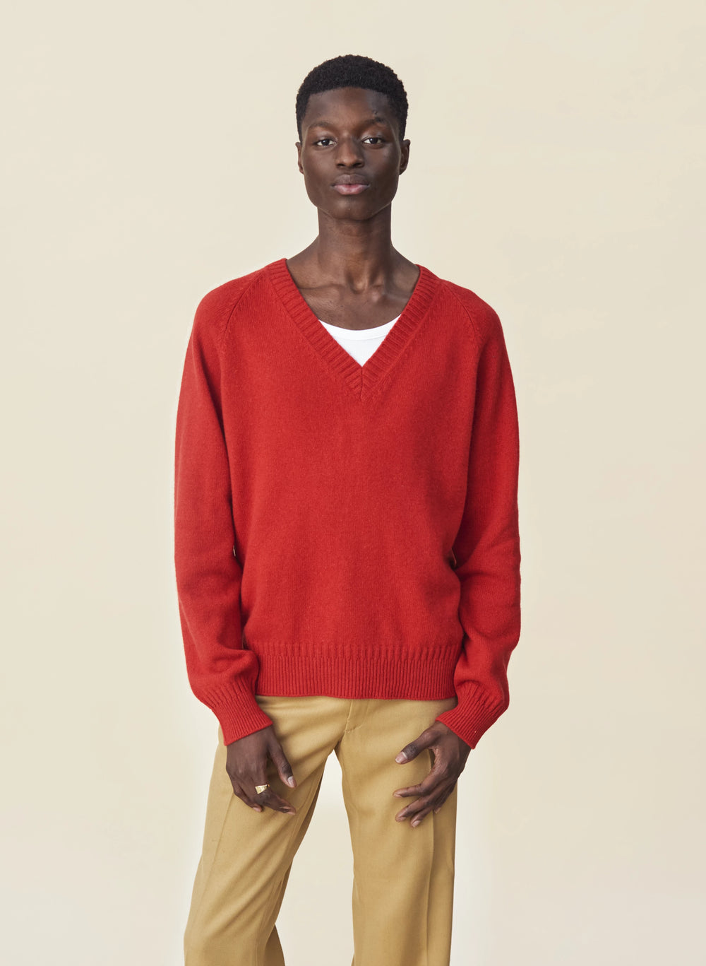 Men's red cashmere V-neck 