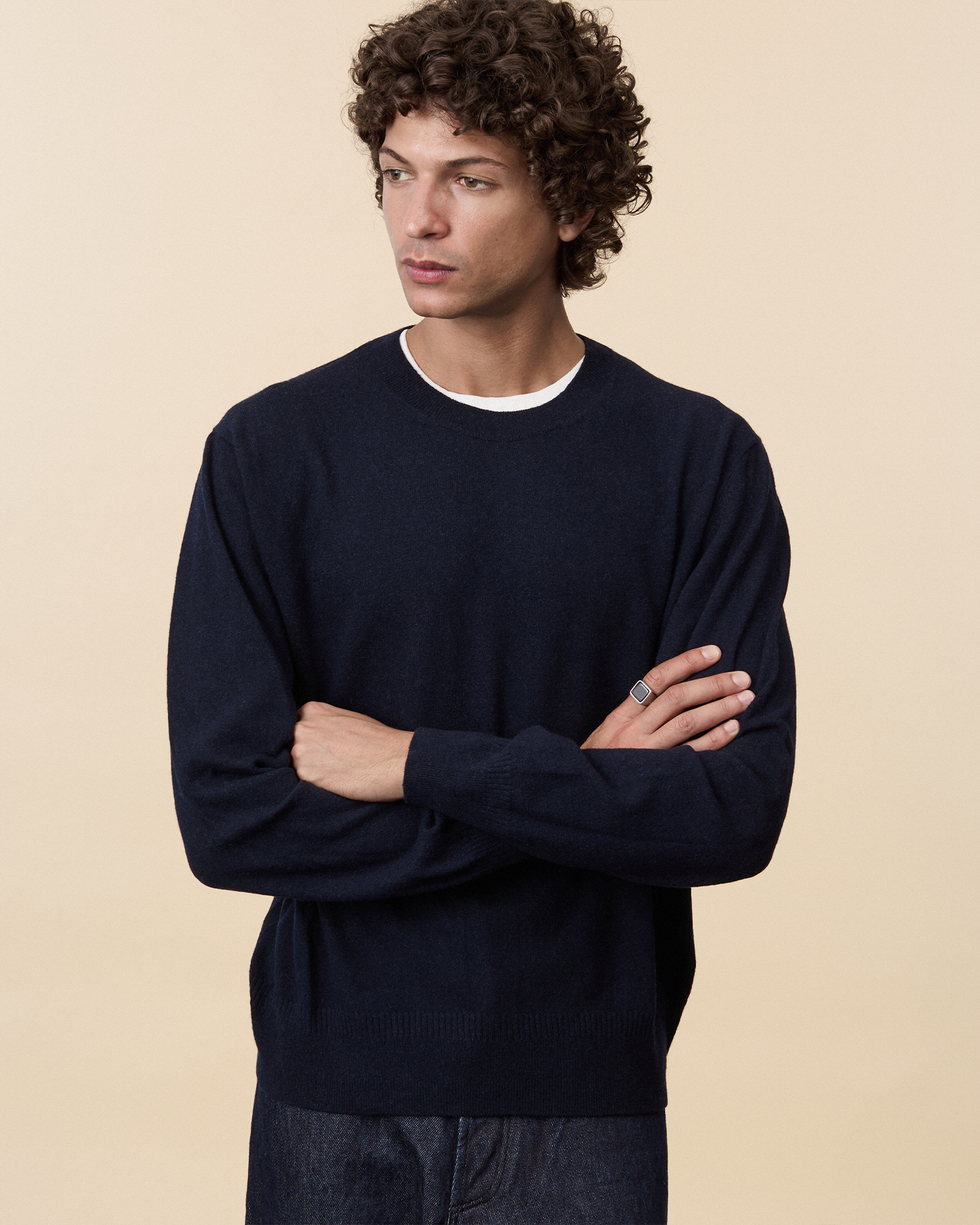 Dark navy lightweight cashmere crewneck for men