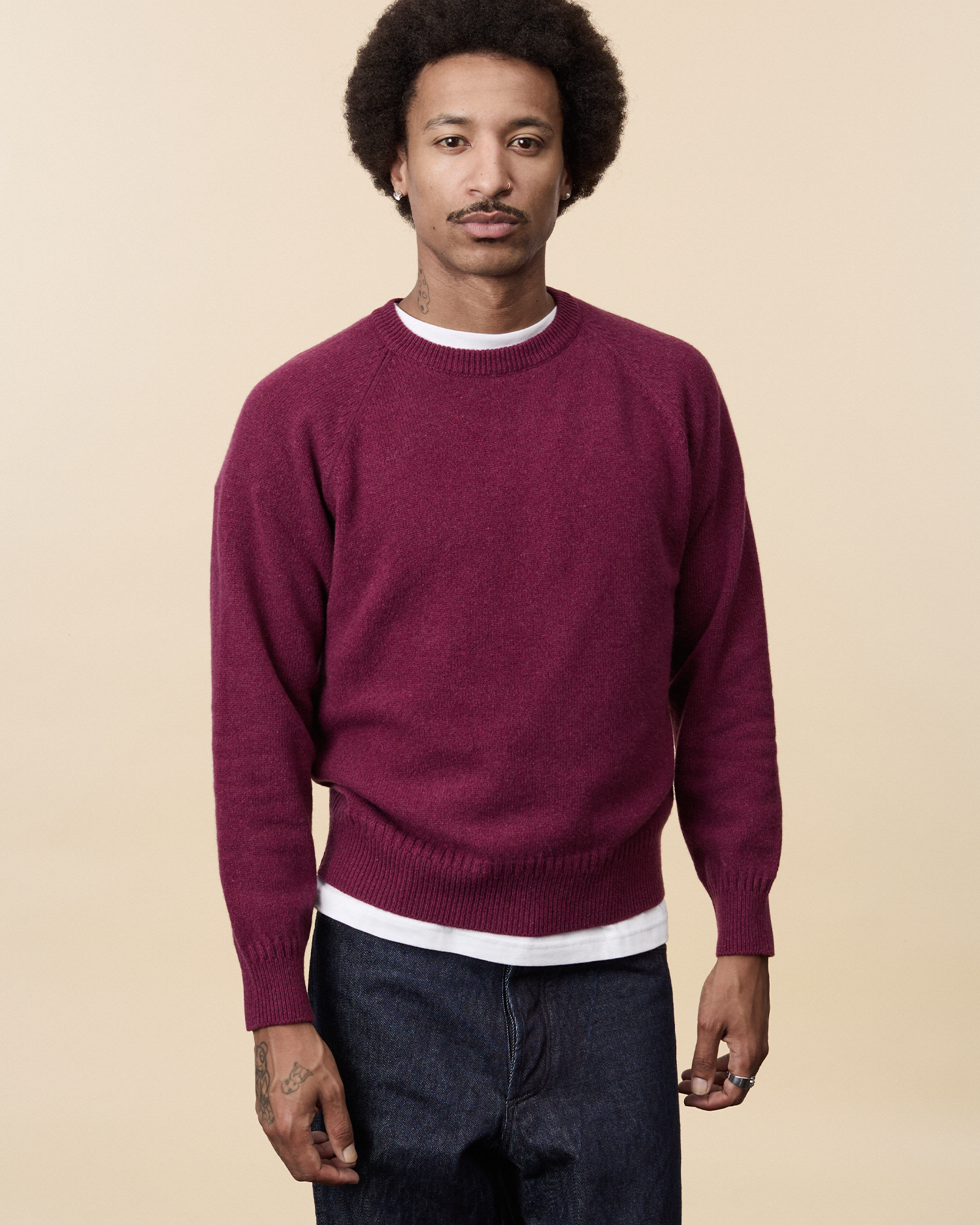 Men's cashmere crewneck sweater in burgundy