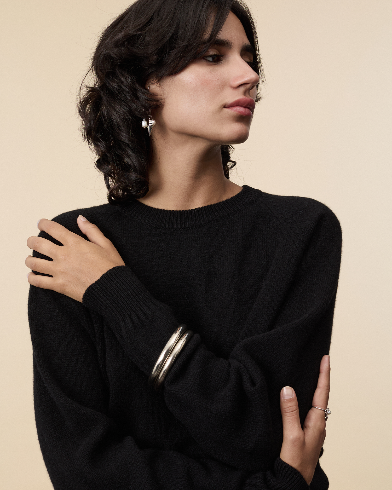 Women's cashmere crewneck sweater in Black