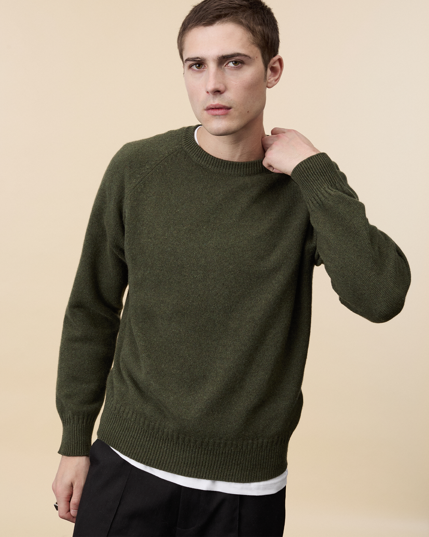 Men's crewneck cashmere sweater in Khaki