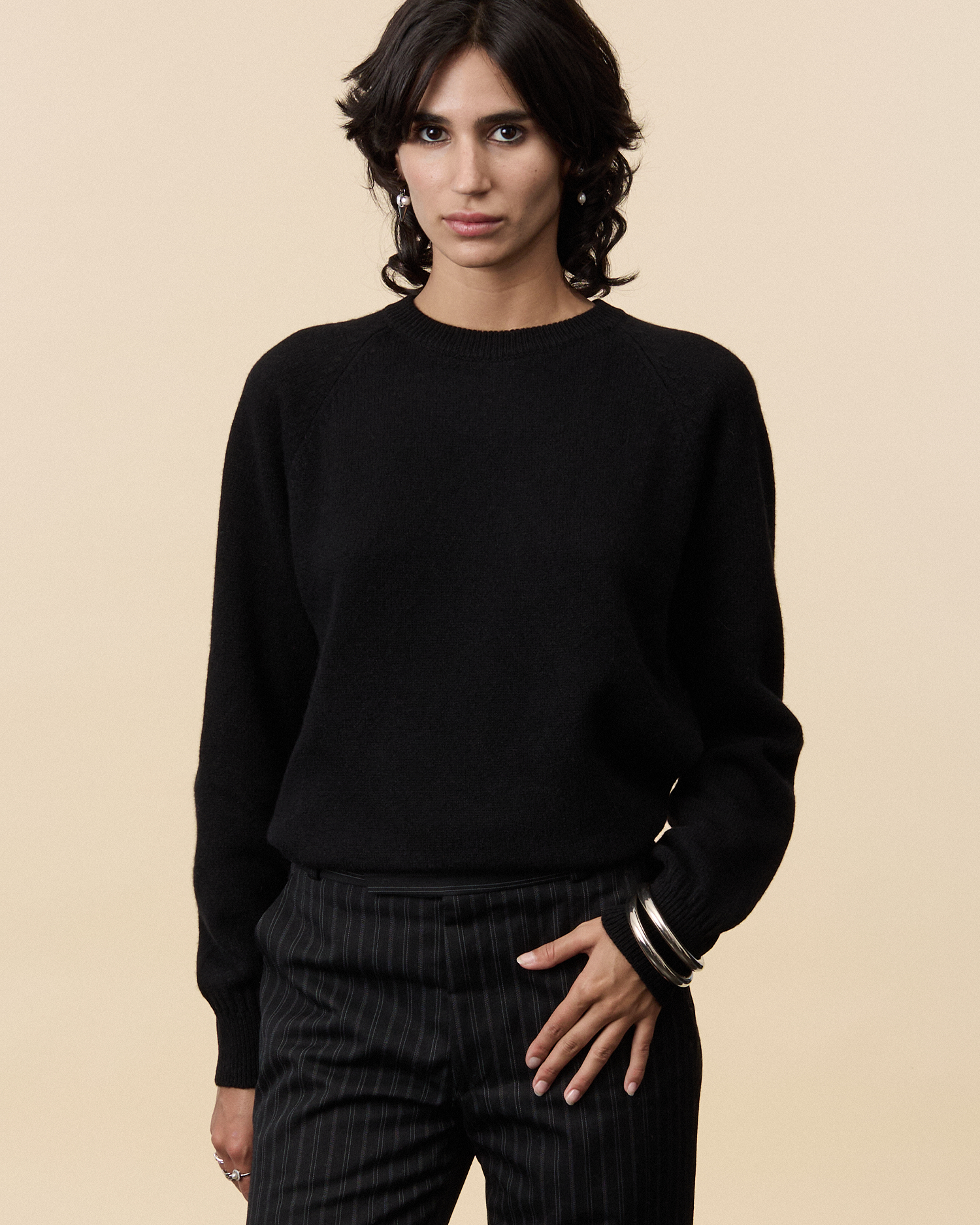 Women's cashmere crewneck sweater in Black