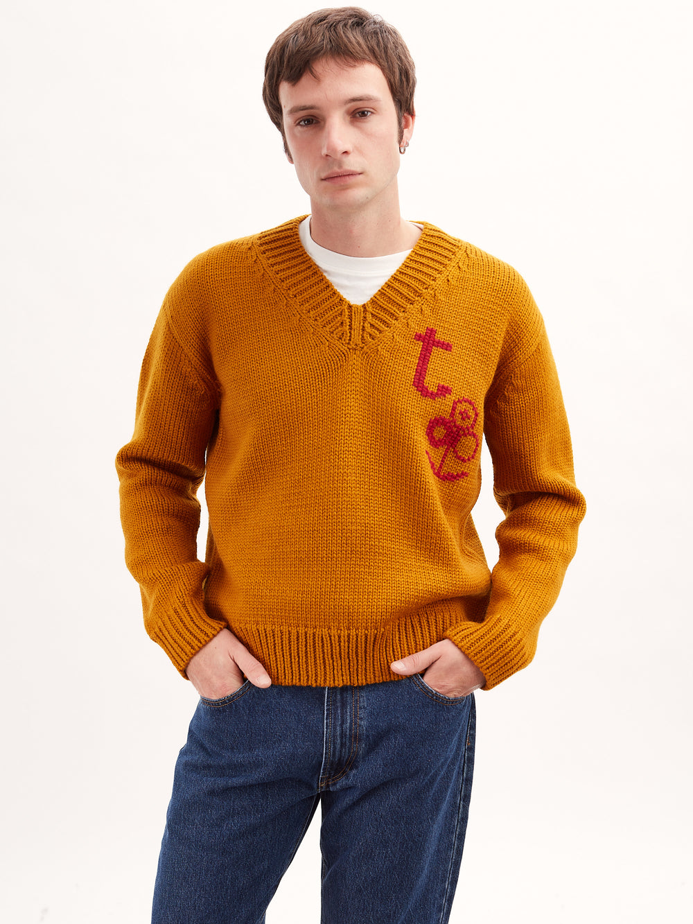 Pull col V tricot main Ocre pour hommes